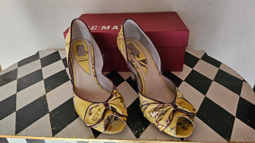 Vic Matie Gele Pumps met Open neus - Vintage, Instappers, Geel, Nieuw, Ophalen of Verzenden