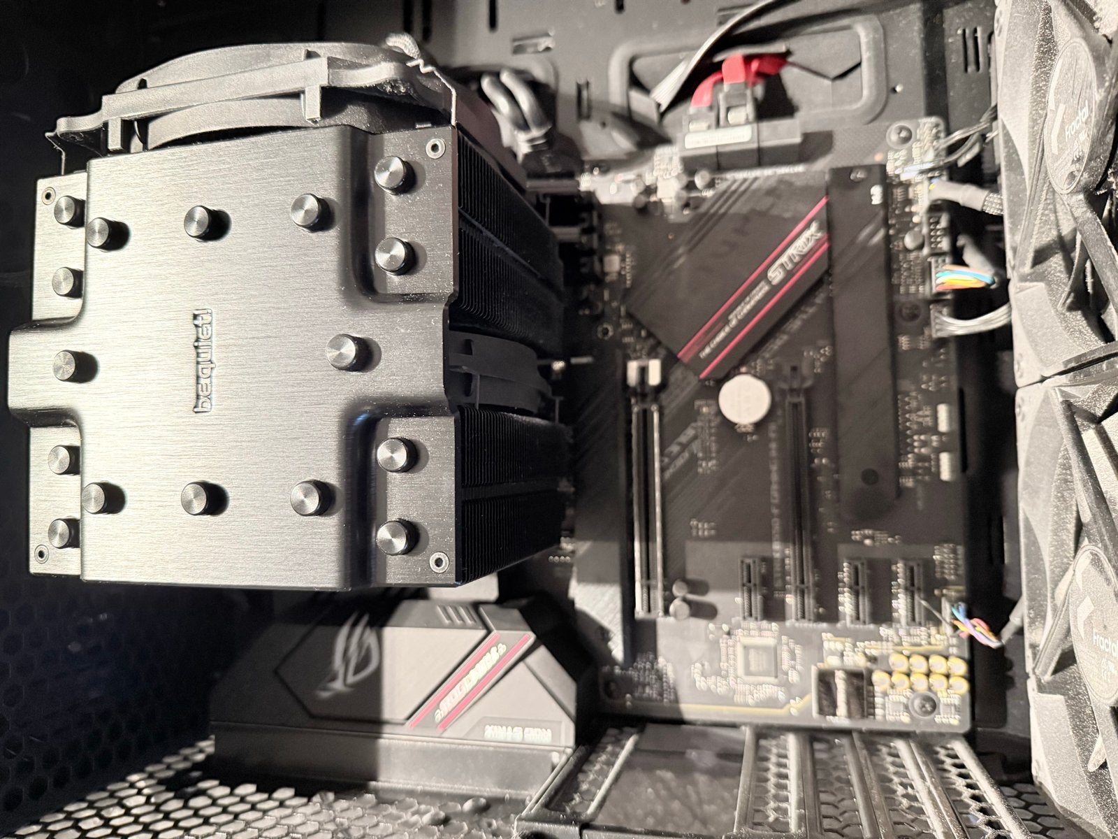 Foto 12 van Gaming PC- AMD Ryzen 9 3900X, RTX 1080 Ti, 32GB RAM