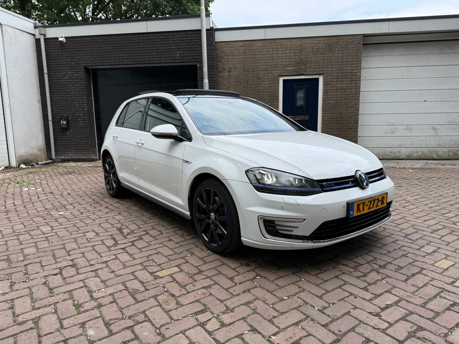 Volkswagen Golf 1.4 TSI Phev 150KW GTE 5D 2016 Wit, Auto's, Stof, 4 cilinders, Wit, 1395 cc