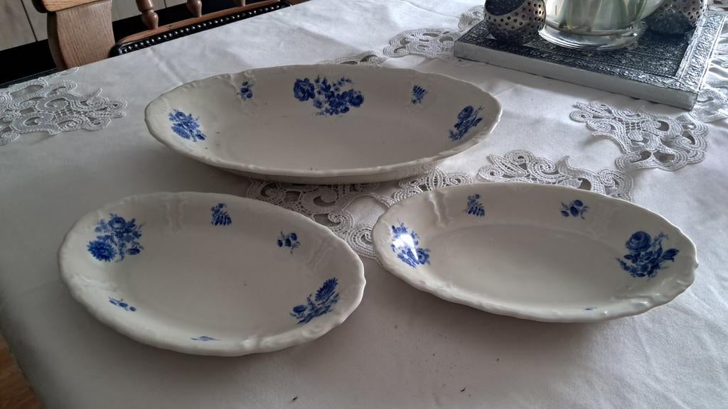 Vintage Mosa serveerschalen - blauwe bloemen, Antiek en Kunst, Antiek | Servies los, Ophalen of Verzenden