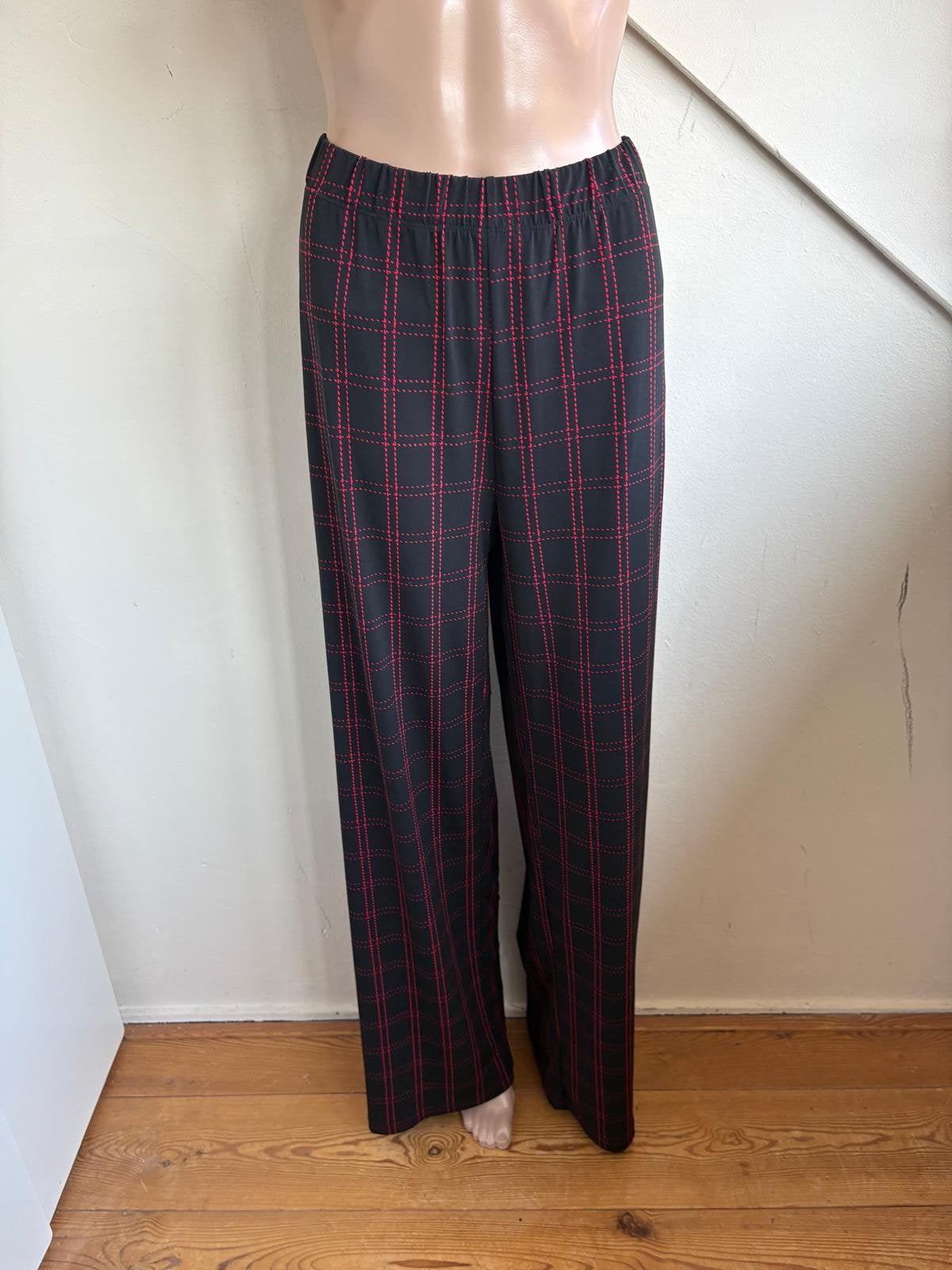 Yoek broek maat 42/44 zwart rood print geblokt wijde pijpen, Zwart, Maat 42/44 (L), Ophalen of Verzenden, Zo goed als nieuw