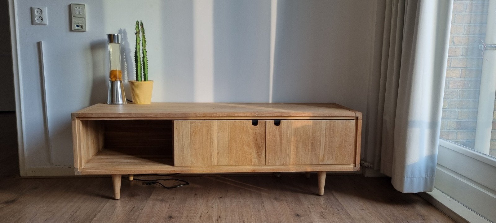 Tikamoon Jonak Eikenhouten TV Meubel - 140x45x45,5 cm, Ophalen, Gebruikt, 100 tot 150 cm, Eikenhout