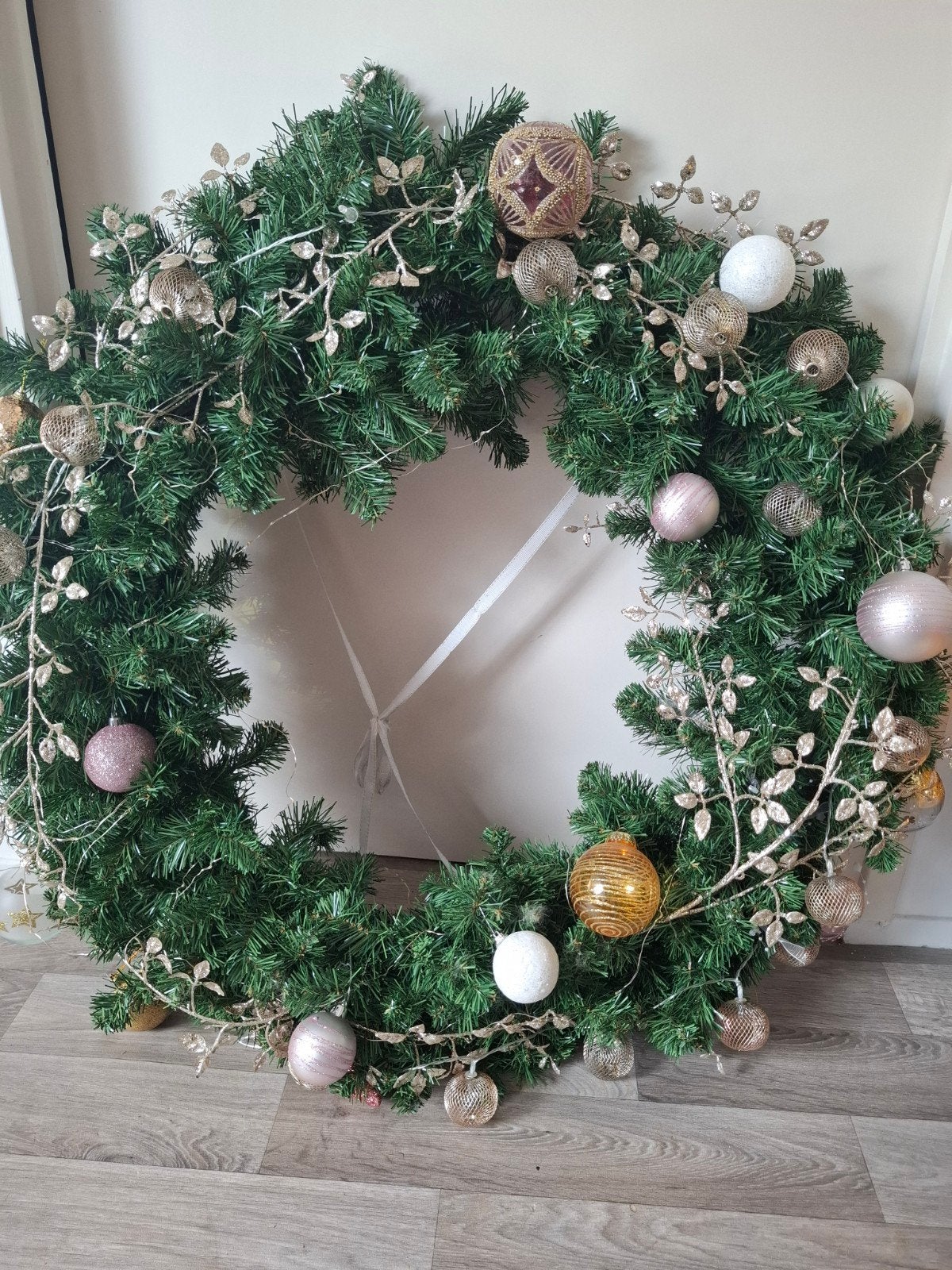 kwalitatief mooie volle kerstkrans. 100cm doorsnee, Ophalen, Zo goed als nieuw