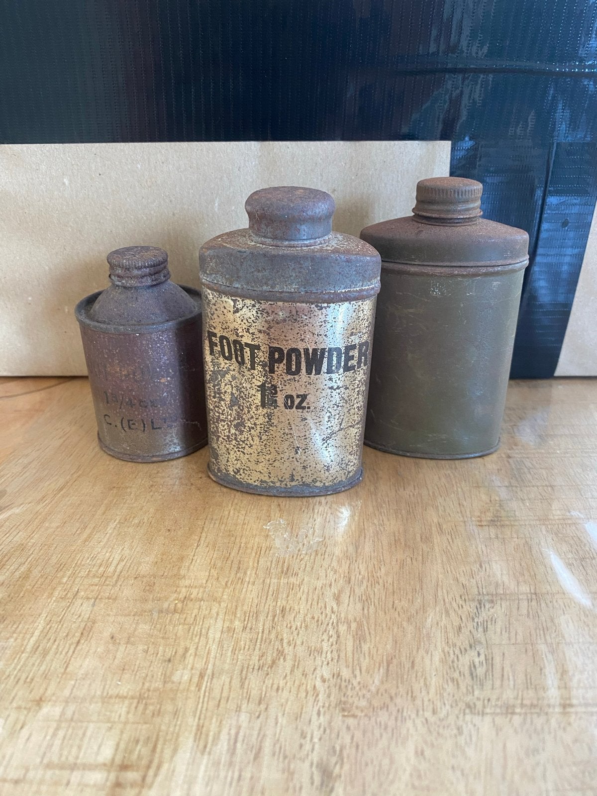 Originele WO2 US Army Foot Powder blikjes (3 stuks), Ophalen of Verzenden, Landmacht, Amerika, Overige typen