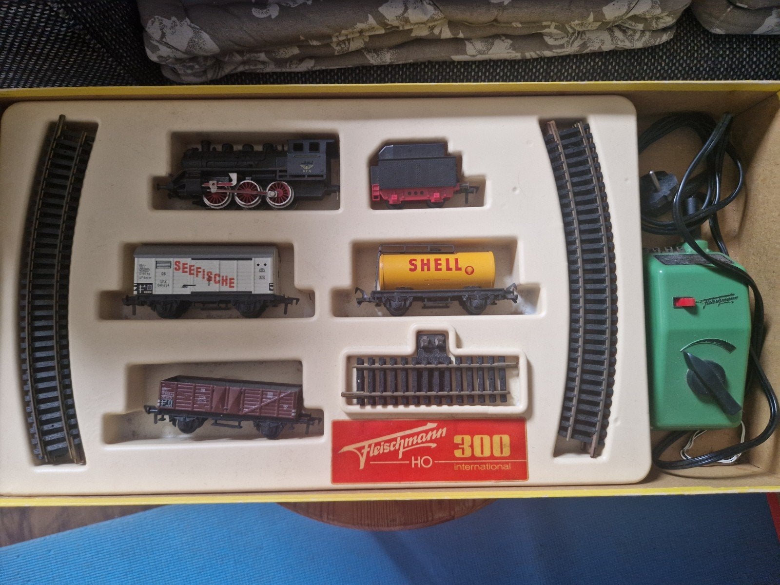 Fleischmann HO 300 Treinset met Locomotief en Wagons, Hobby en Vrije tijd, Modeltreinen | H0, Gelijkstroom, Fleischmann, Ophalen of Verzenden