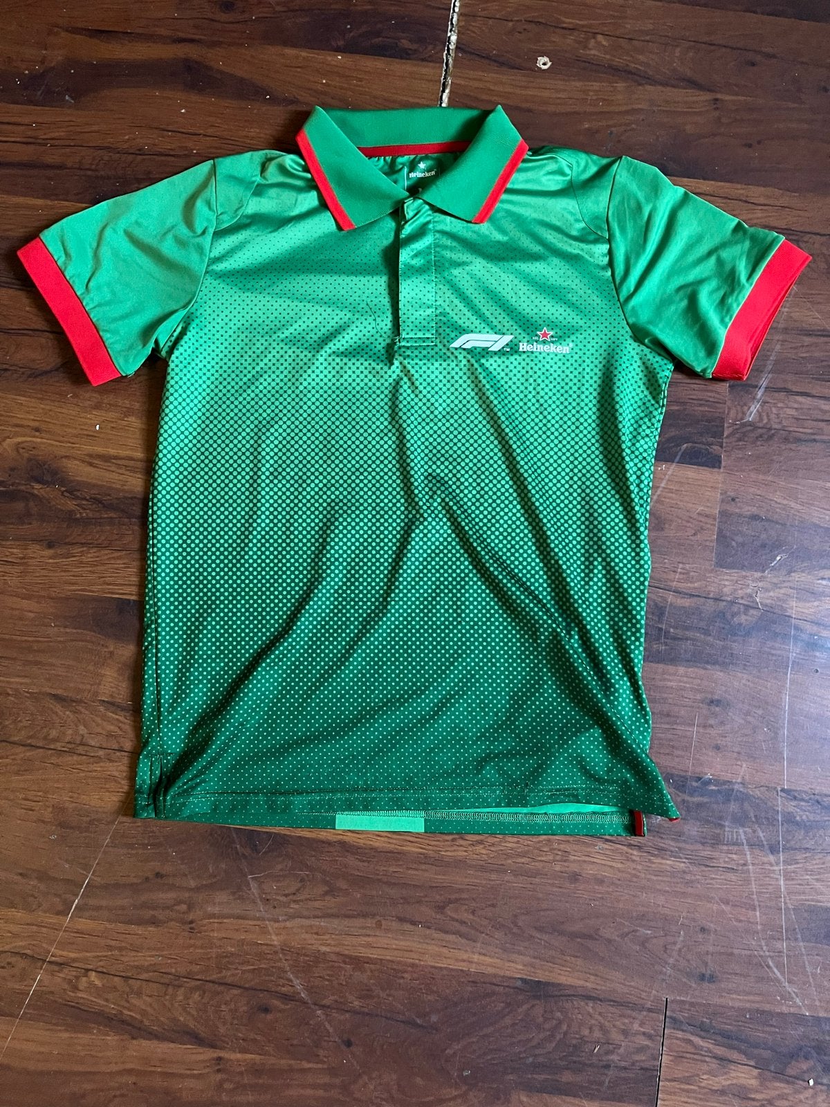 Limited edition Heineken F1 Polo Shirt - Groen/Rood, Ophalen of Verzenden, Zo goed als nieuw, Maat 48/50 (M), Groen