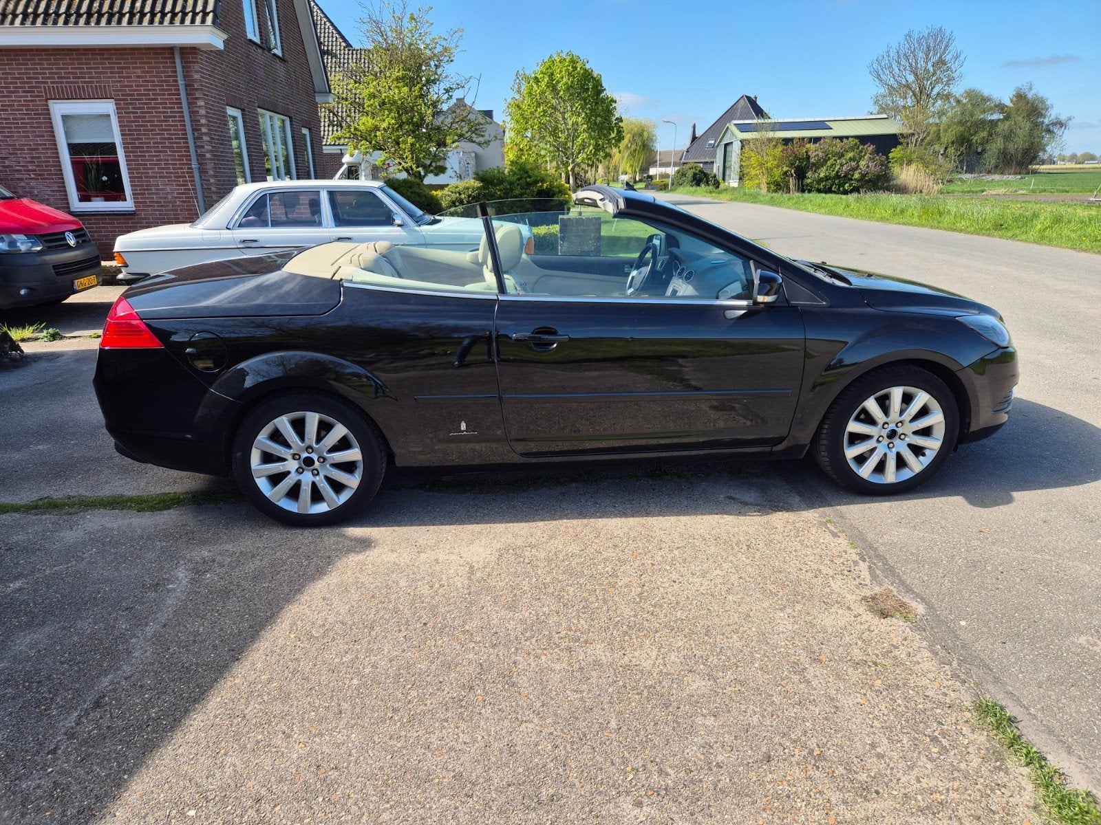 Ford Focus 2.0 107KW CC AUT 2011 Zwart, Auto's, Ford, 145 pk, 1250 kg, Beige, 4 cilinders
