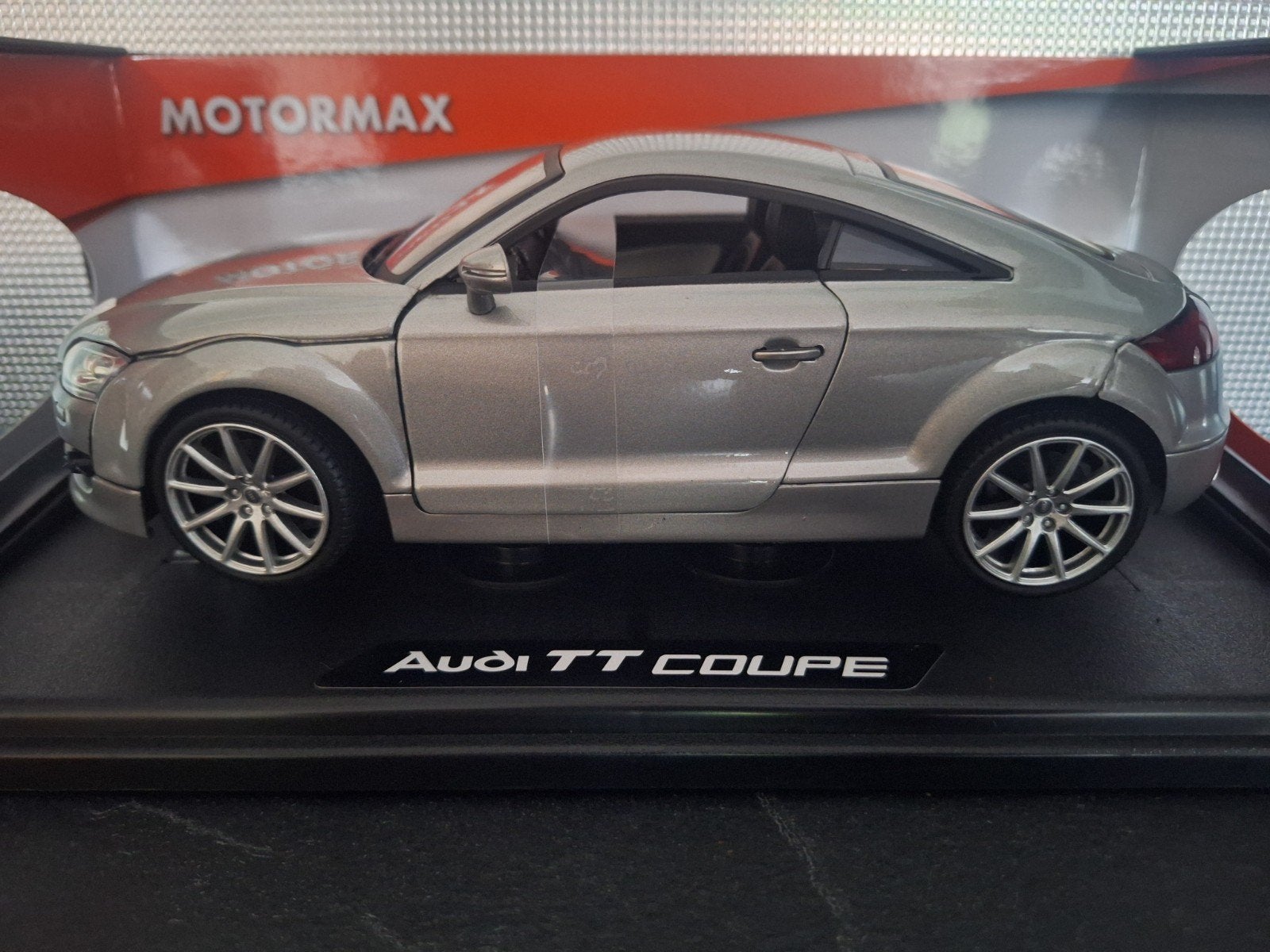 Audi TT Coupe Schaal 1:18, Nieuw, Ophalen of Verzenden, Motormax, Motormax