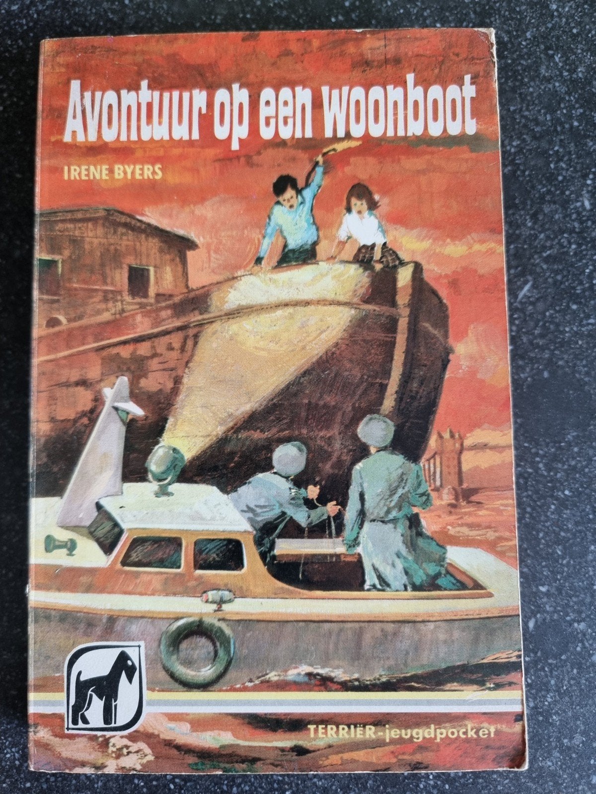 Avontuur op een woonboot - Irene Byers (Jeugdpocket), Ophalen of Verzenden, Gelezen, Irene Byers, Fictie