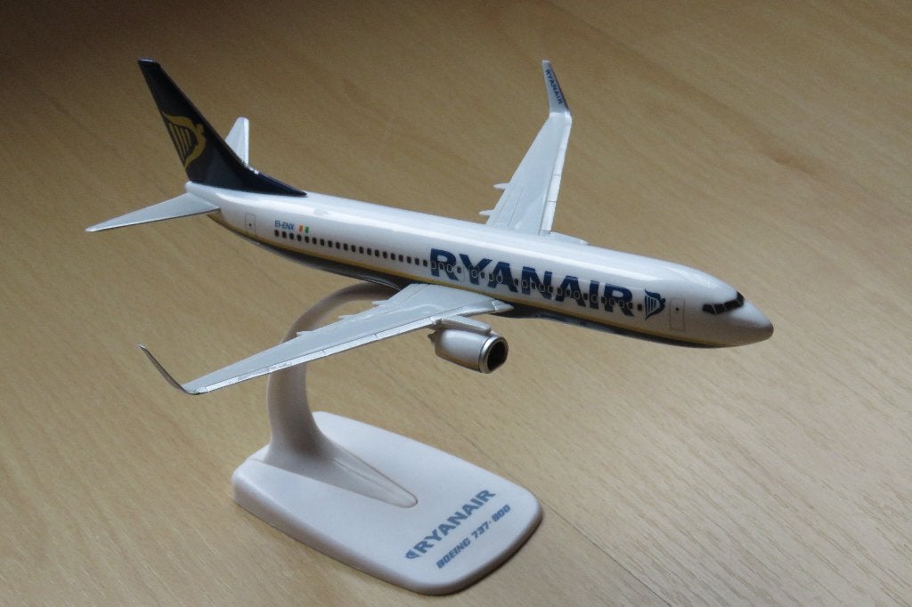 Ryanair Boeing  737 - 800, Ophalen of Verzenden, Zo goed als nieuw, Schaalmodel