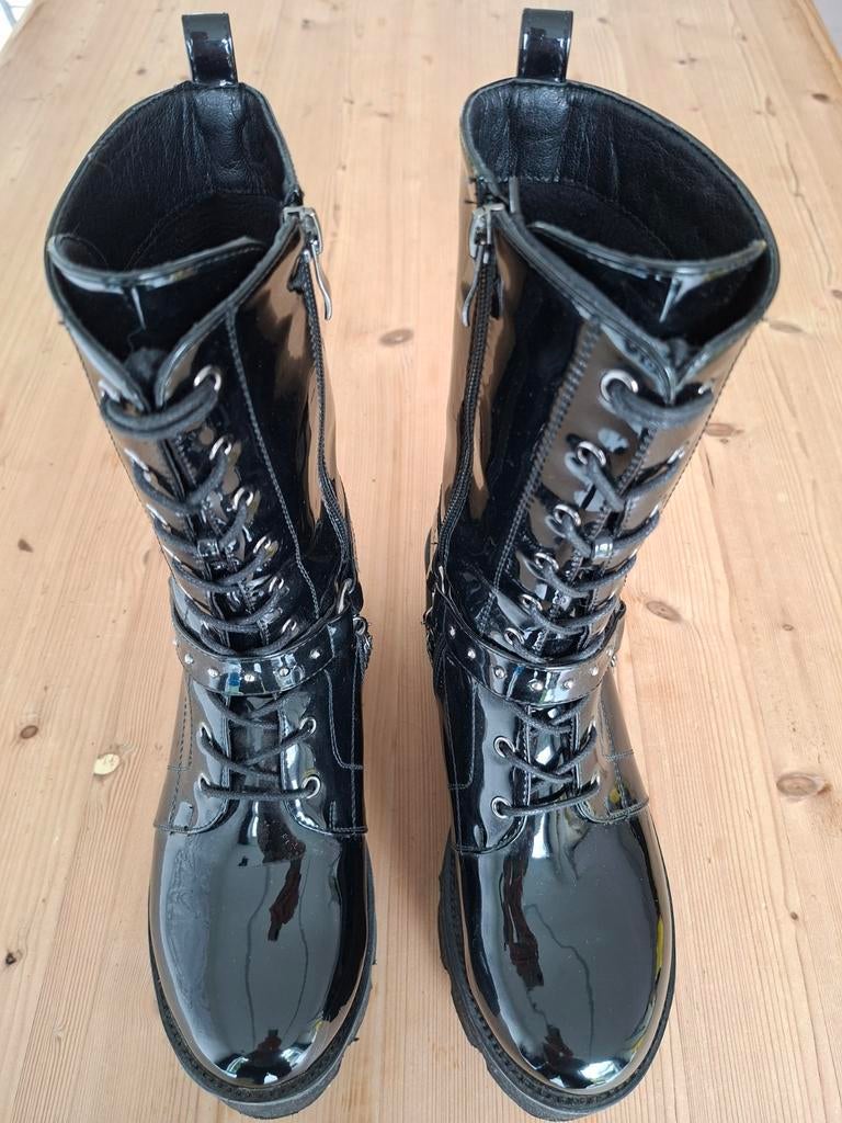 Zwarte lakleren plateau laarzen met ketting - Maat 39, Kleding | Dames, Schoenen, Ophalen of Verzenden, Zo goed als nieuw, Zwart