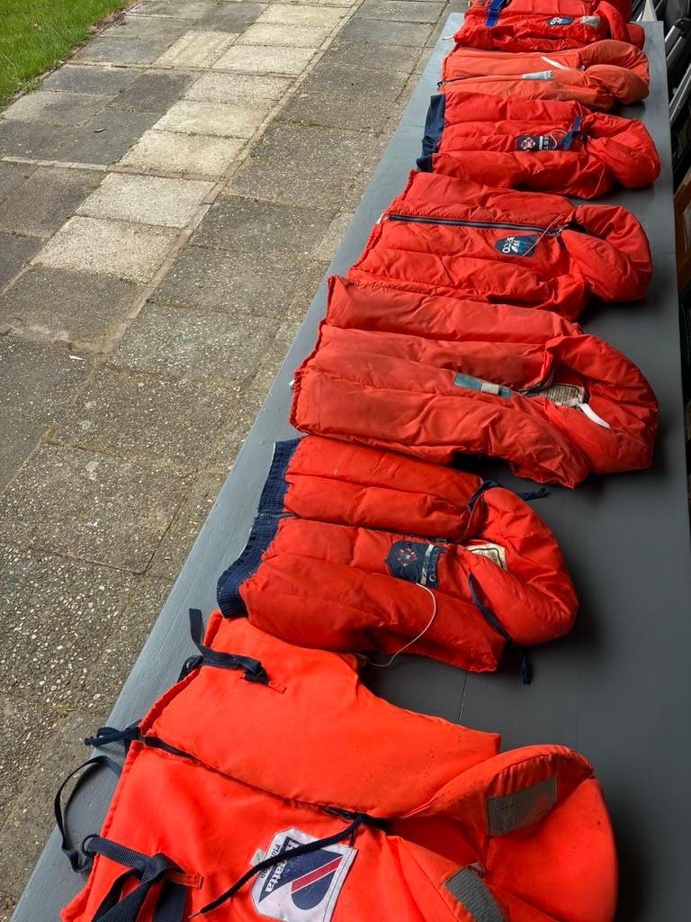 Te koop zwemvesten, Watersport en Boten, Ophalen, Gebruikt, Dame of Heer, Reddingsvest of Zwemvest