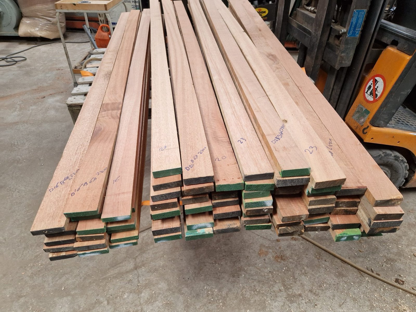 Meranti houten latten div dikte, Ophalen, Nieuw, 250 cm of meer, Planken