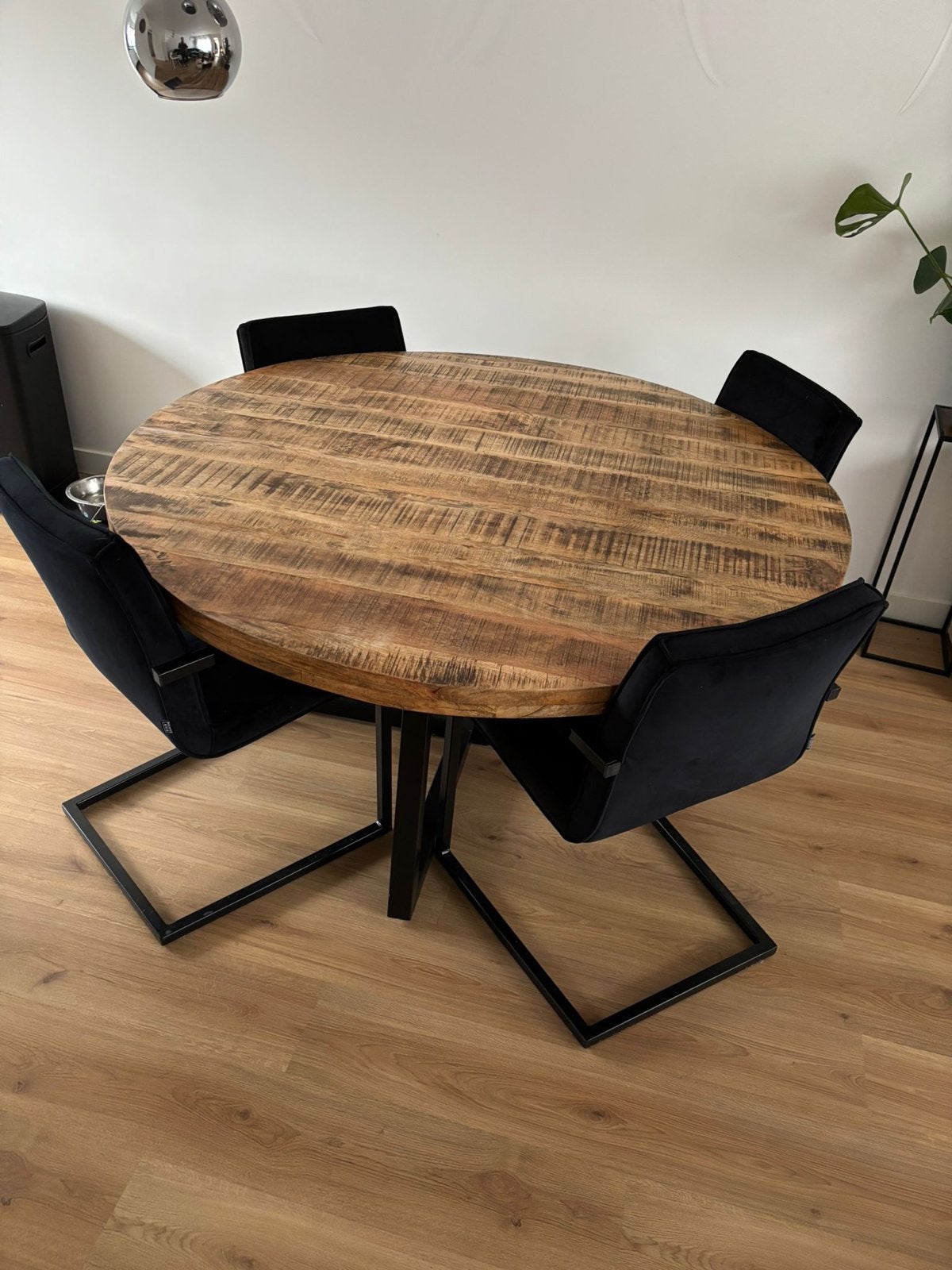 Ronde houten eettafel met metalen onderstel, Huis en Inrichting, Tafels | Eettafels, Ophalen, Gebruikt, 100 tot 150 cm, Rond
