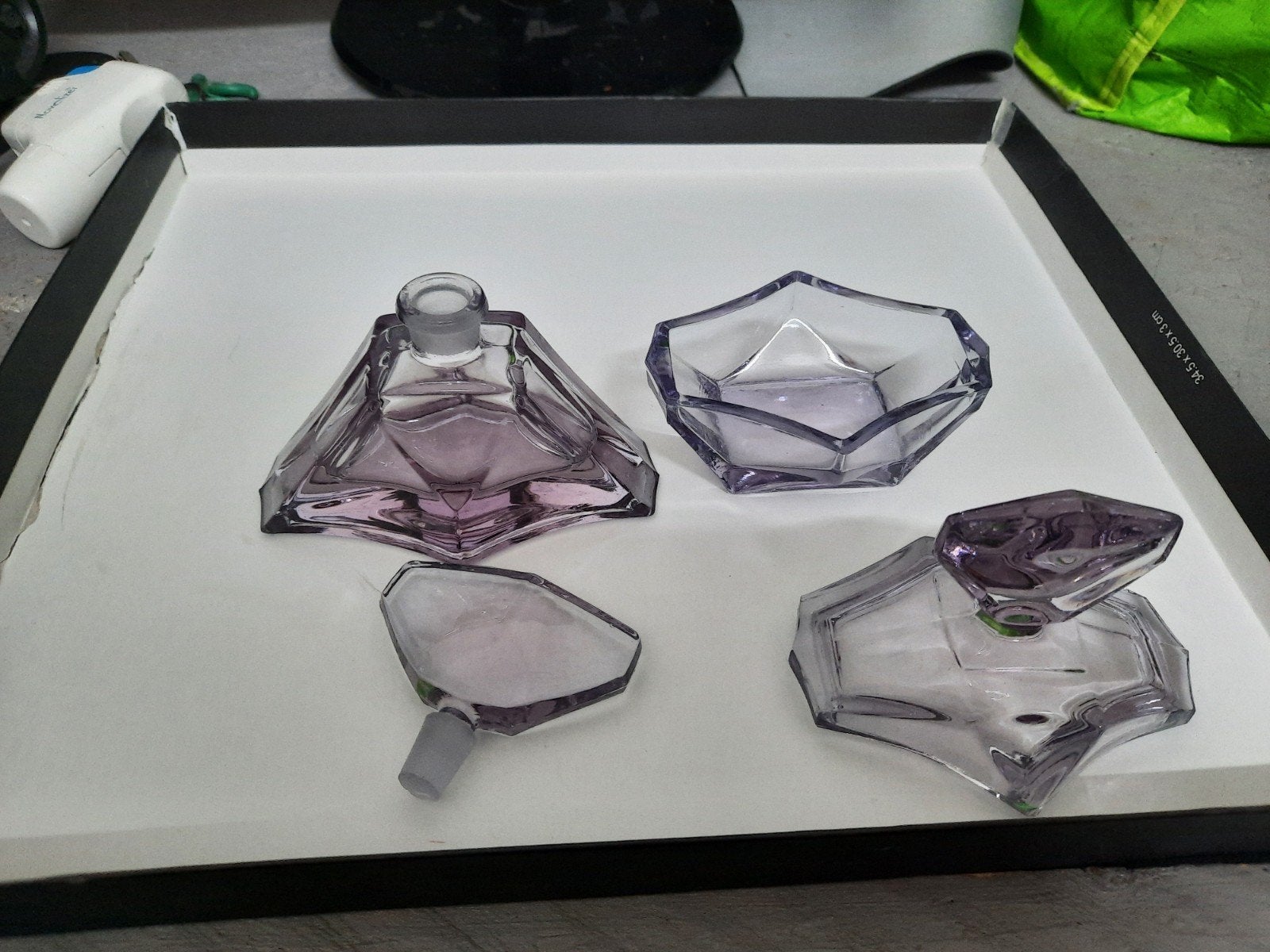 Set van 2 paarse glazen parfumflesjes, Ophalen of Verzenden