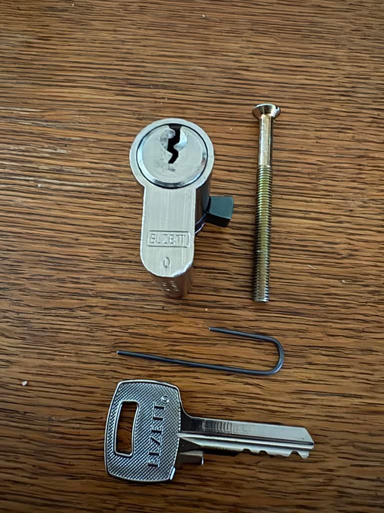 Cilinderslot met 2 sleutels en bevestigingsschroef, Verzenden, Nieuw, Koper of Messing, Slot