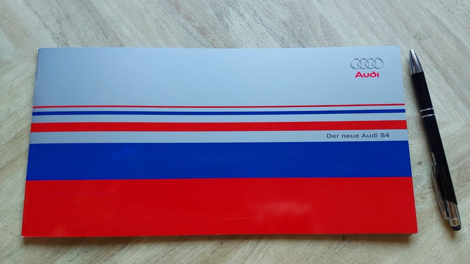 bijzondere Audi S4 V8 smalle folder Duitstalig, Boeken, Ophalen of Verzenden, Zo goed als nieuw, Audi