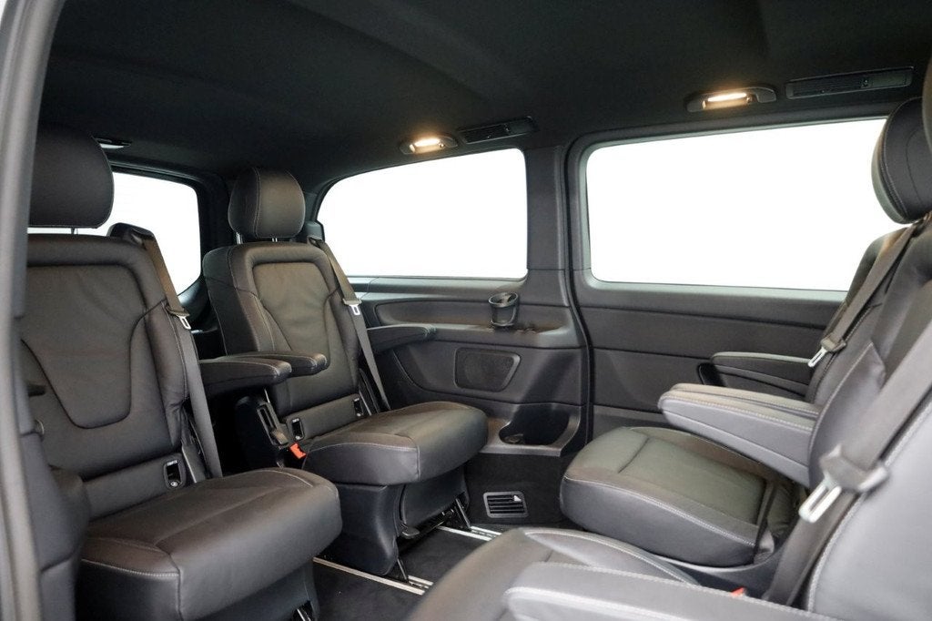 Mercedes-Benz V-Klasse 300d 4-MATIC Lang Edition AMG Persone, Auto's, Mercedes-Benz, Automaat, Gebruikt, Euro 6, 2000 kg