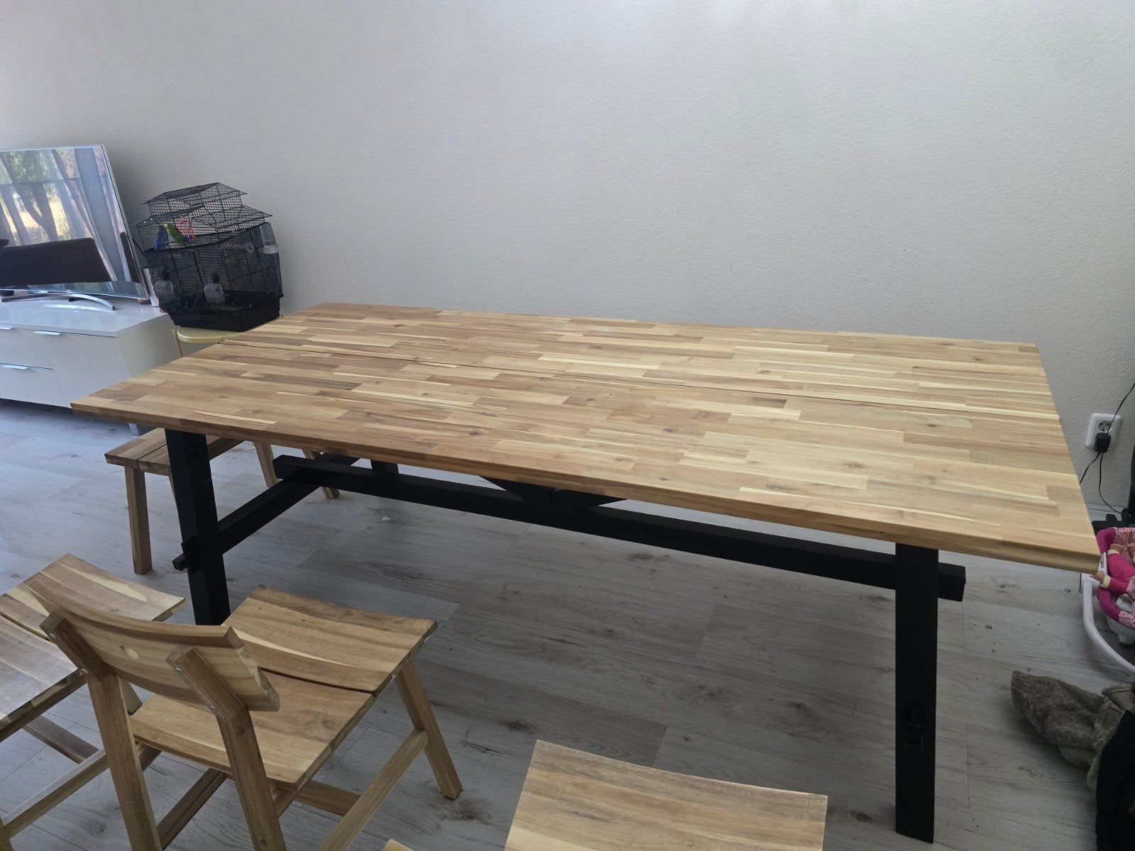 SKOGSTA Eettafel acacia/zwart 235x100x74 cm, Ophalen, Rechthoekig, 200 cm of meer, 100 tot 150 cm