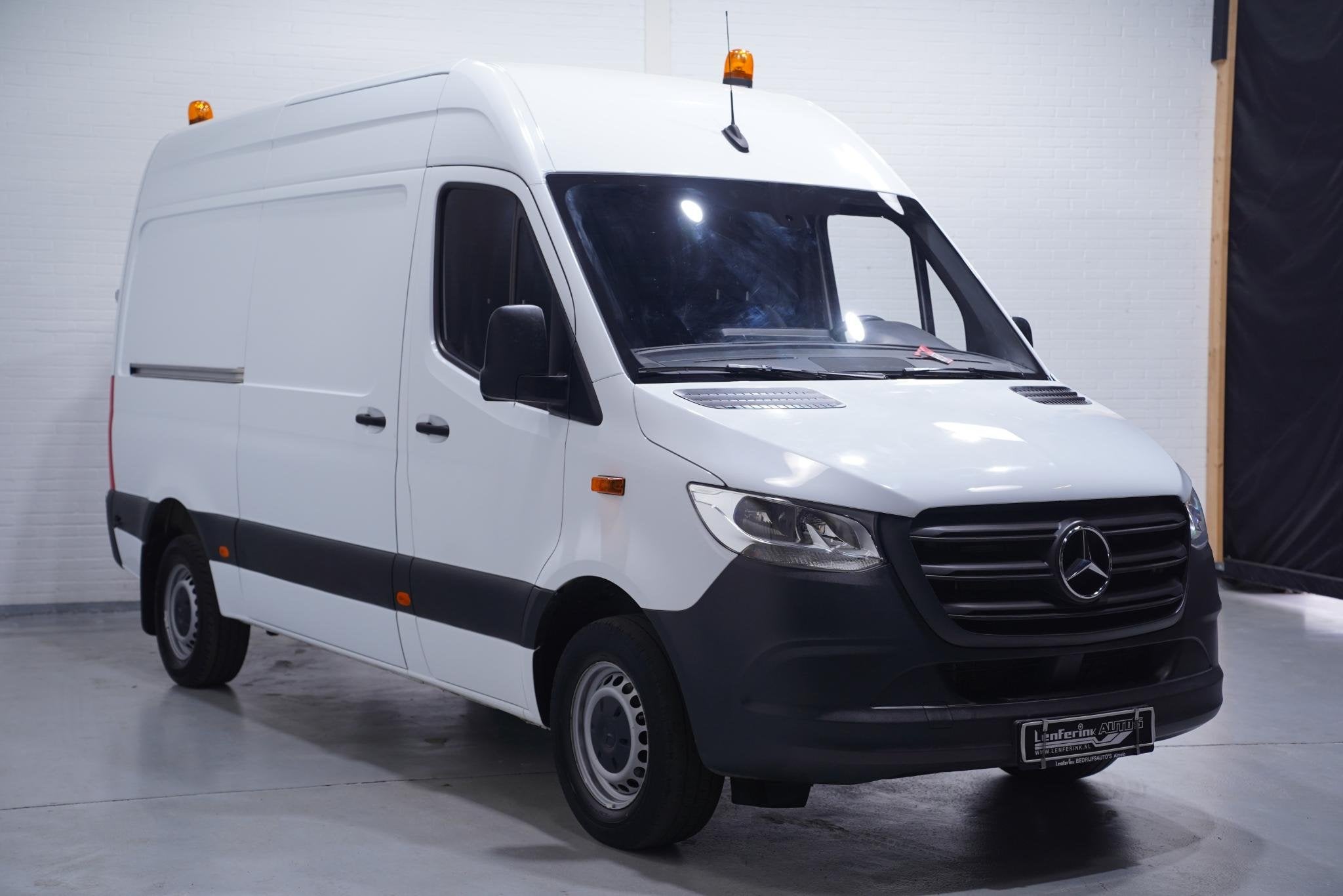 Mercedes-Benz Sprinter 317 CDI 170 pk L2H2 Navi, Laadruimte, Auto's, Bestelauto's, Achterwielaandrijving, Gebruikt, 4 cilinders