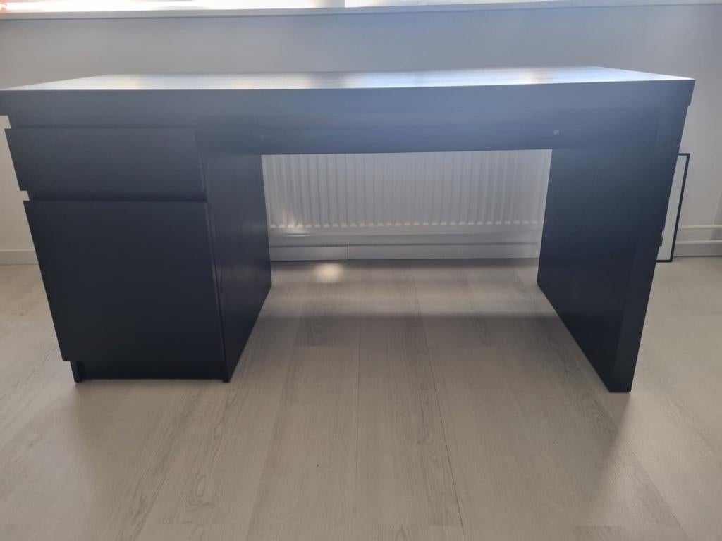 Ikea Malm Bureau - Zwartbruin met Lades, Huis en Inrichting, Bureaus, Gebruikt, Spaanplaat of MDF, Ophalen of Verzenden, IKEA