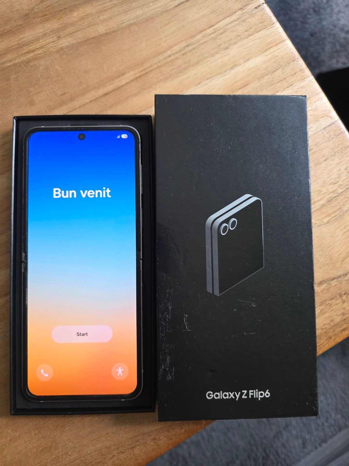 Samsung Galaxy Z Flip6 - nette staat,, Touchscreen, Ophalen of Verzenden, Zo goed als nieuw, Android OS