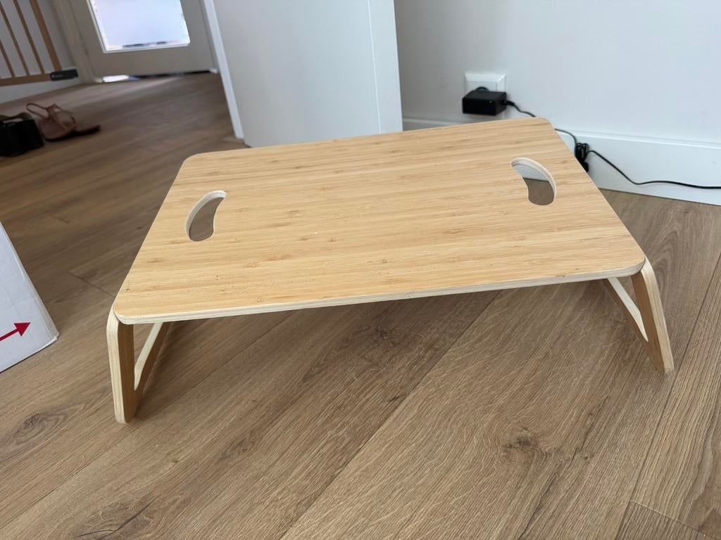 Twee stuks:Multifunctioneel Bamboe Laptoptafeltje / Bedtafel, Ophalen, Zo goed als nieuw