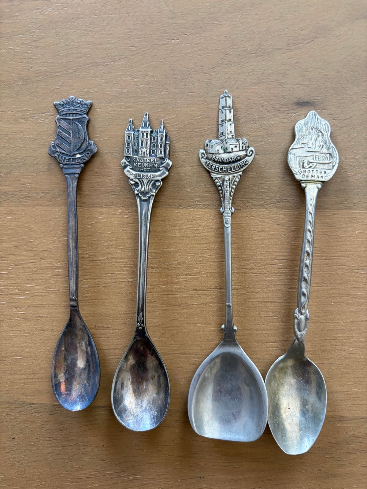 Set van 4 vintage souvenir lepels - Nederland, Antiek en Kunst, Ophalen of Verzenden