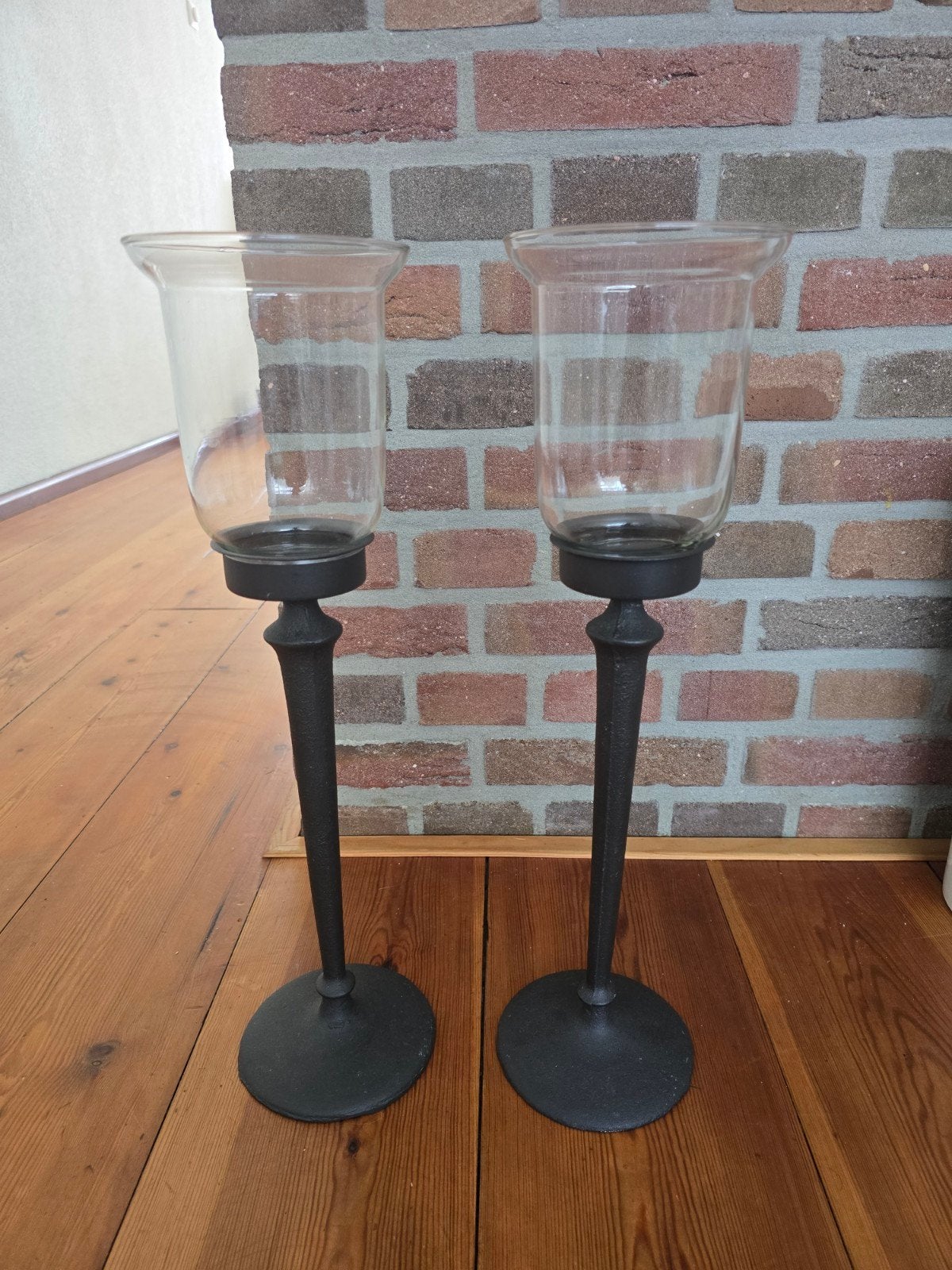 Set van 2 zwarte metalen windlichten met glazen kap, Windlicht, Zwart, Ophalen of Verzenden, Zo goed als nieuw