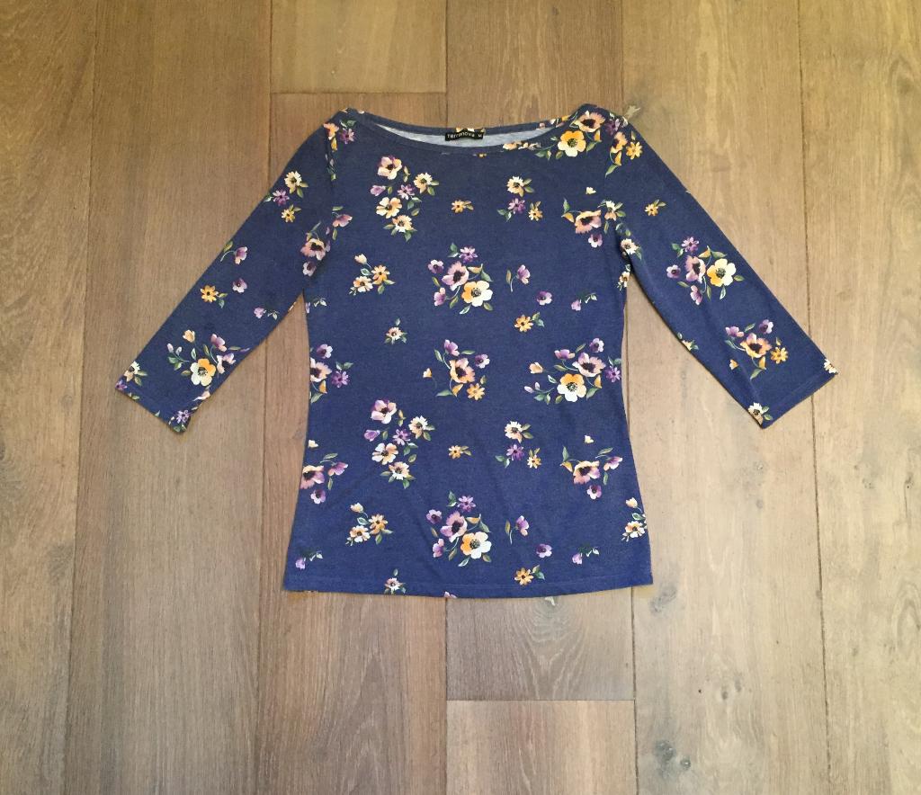 Blauw gebloemd T-shirtje met 3/4 mouwtje Terranova; mt 36/38, Kleding | Dames, Blauw, Terranova (Italie), Ophalen of Verzenden