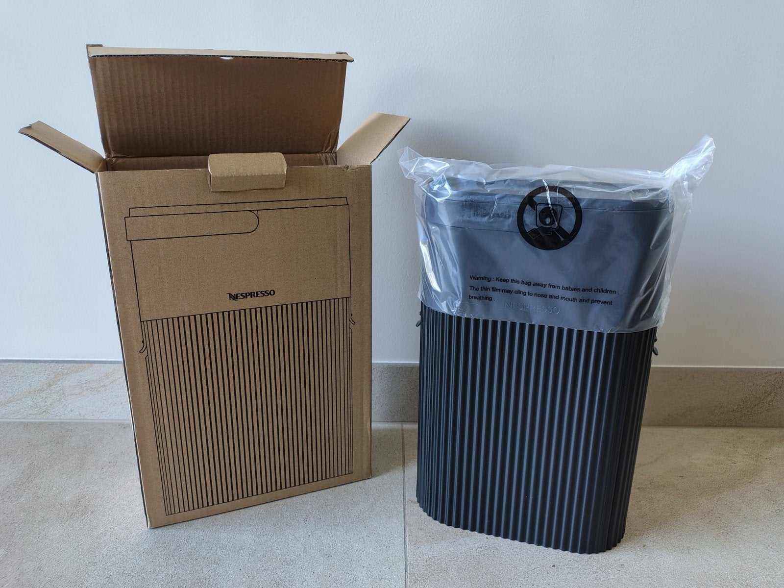 Nespresso Recycling Container /Bin / Bak - Nieuw in doos, Nespresso, Nieuw, Ophalen of Verzenden, Capsulehouder