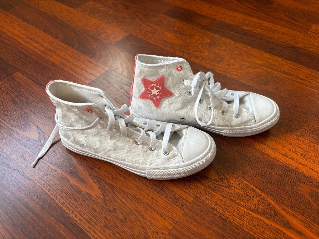 Witte All Stars met roze ster, maat 35 (advr 77), Meisje, Schoenen, Ophalen of Verzenden, Zo goed als nieuw