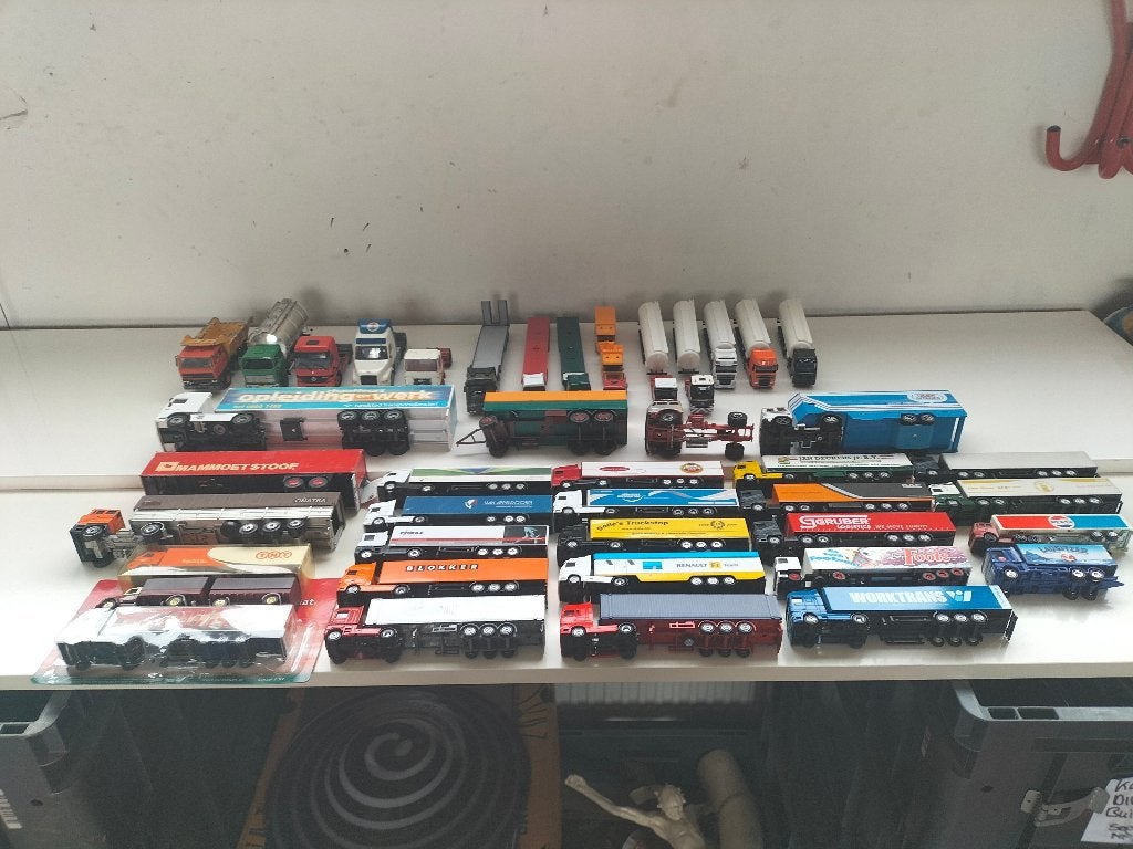 Partij Model Trekkers/Vrachtwagens en aanhangers/trailers, Hobby en Vrije tijd, Ophalen, Gebruikt, Bus of Vrachtwagen