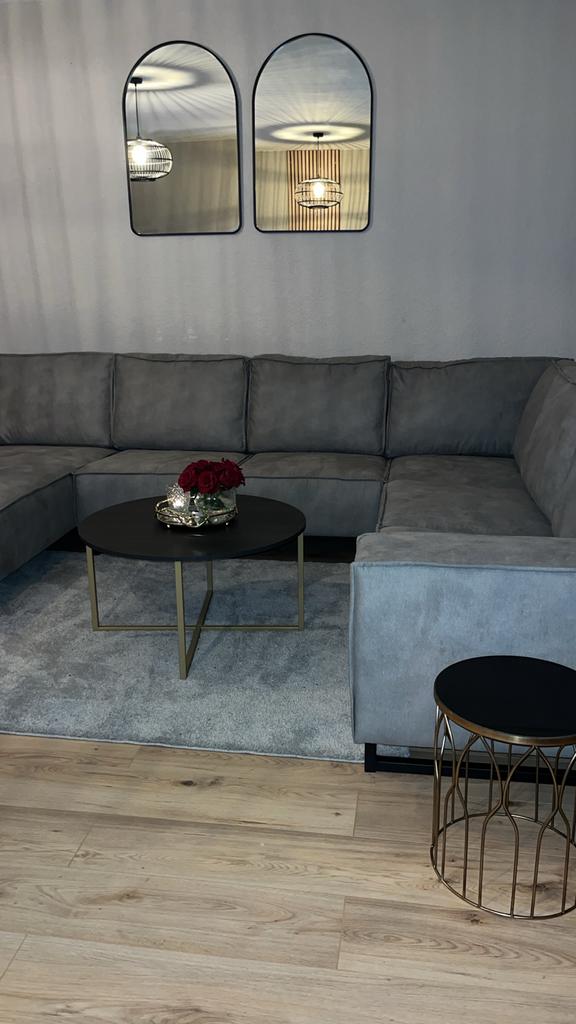 Moderne ronde salontafel met gouden onderstel, Rond, Zo goed als nieuw, Metaal, 50 tot 100 cm
