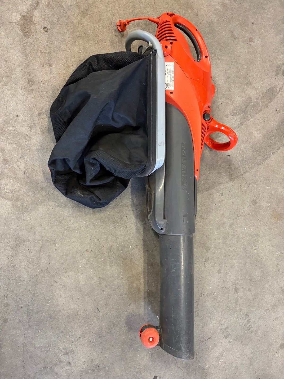Husqvarna Flymo Scirocco 2500W Bladblazer met Zuigfunctie, Ophalen, Gebruikt, Handgedragen, Met opvangzak