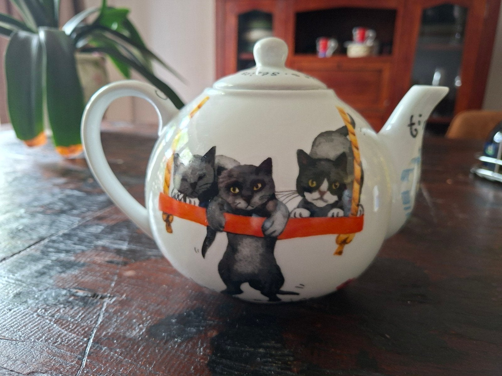 Engelse theepot van new bone china met katten motief, Huis en Inrichting, Keuken | Servies, Overige typen, Nieuw, Ophalen of Verzenden