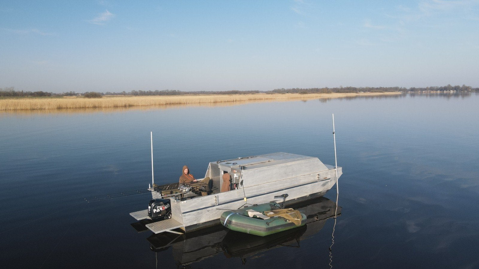 Aryn boot 6.80cm + zwemplateau hardtop karperboot, Watersport en Boten, Hengelsport | Karpervissen, Ophalen, Gebruikt, Overige typen