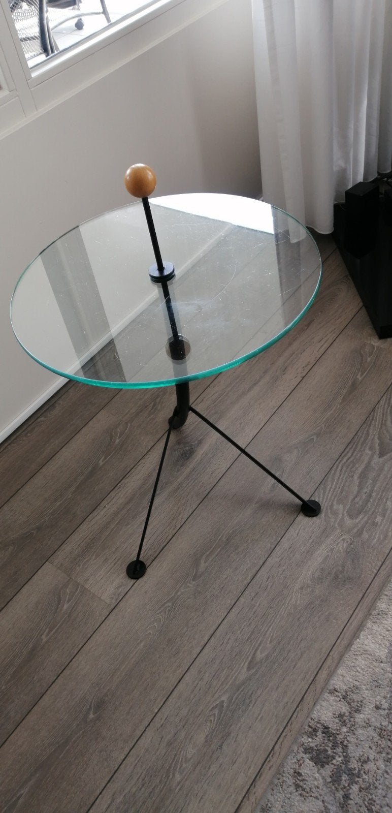 Modern strak bijzet tafeltje., Minder dan 55 cm, Rond, Glas, Ophalen