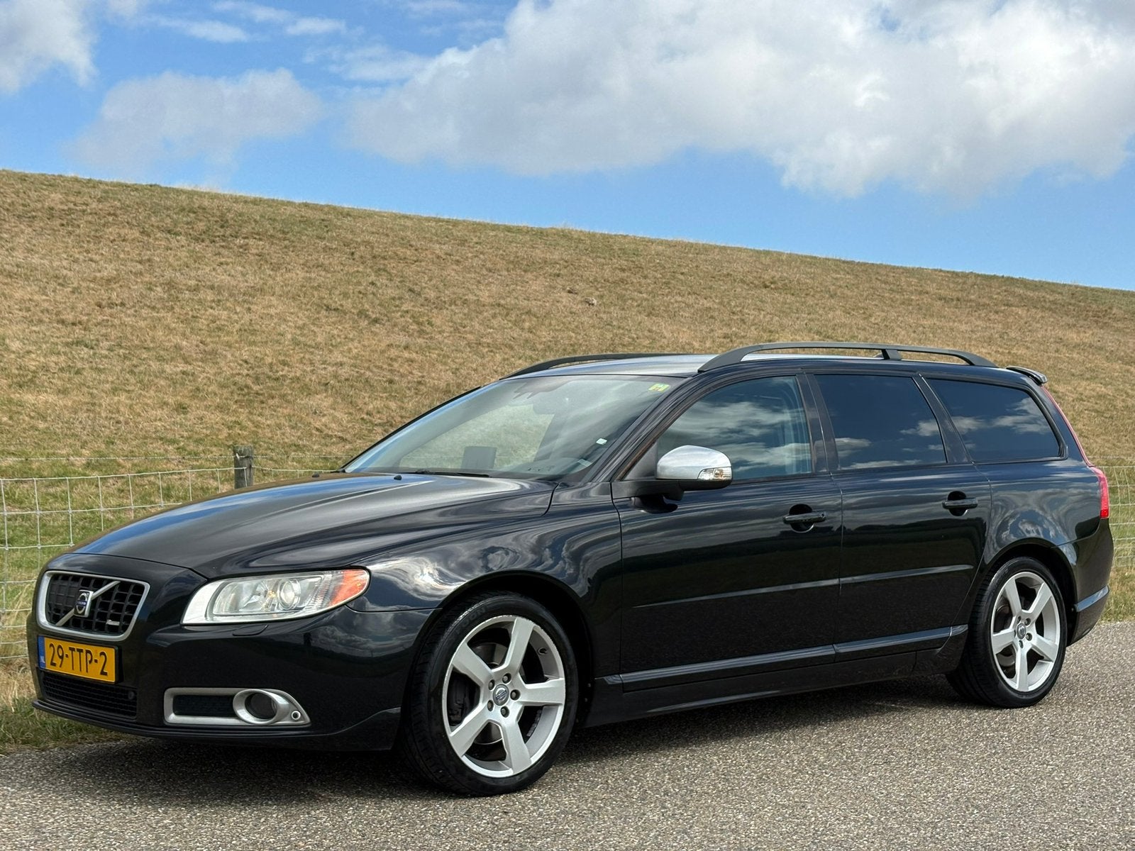 Volvo V70 2.4 D5 R-Design 2008 | Adaptive | Dynaudio | blis!, Voorwielaandrijving, 15 km/l, 2000 kg, Euro 4