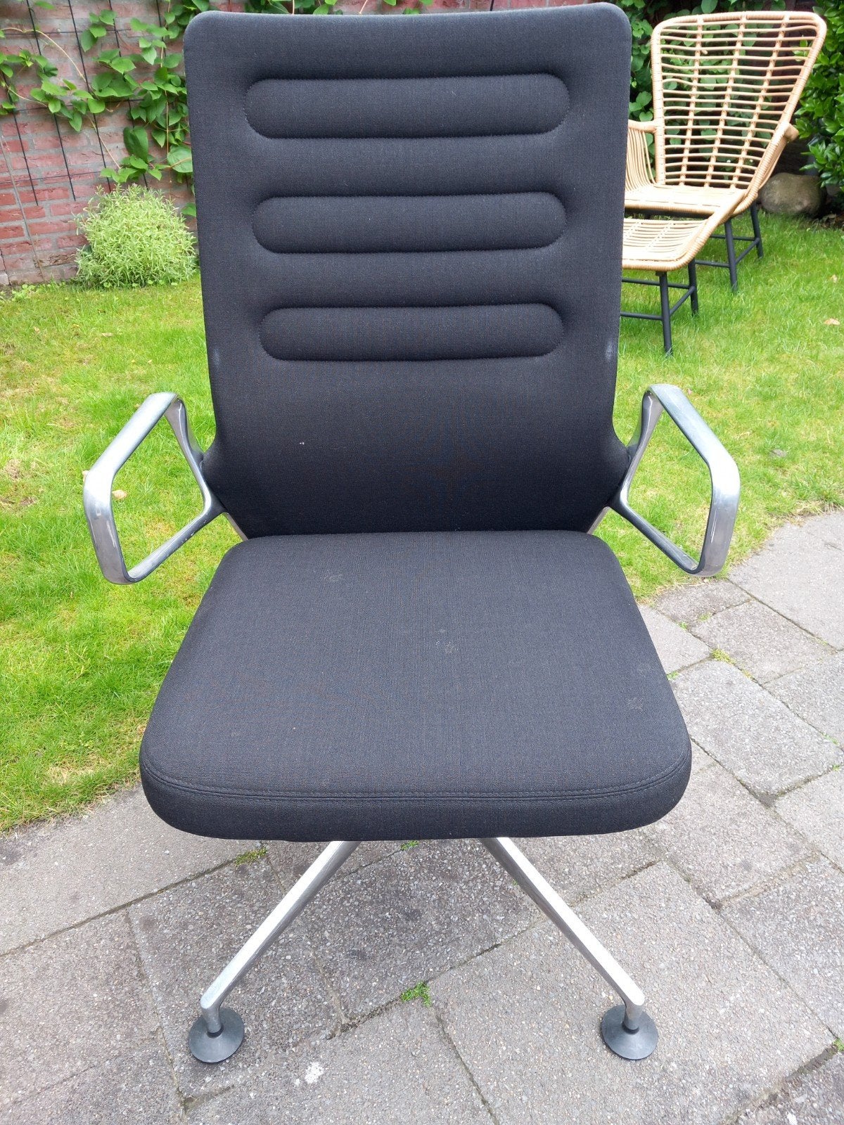 VITRA burostoel, Huis en Inrichting, Bureaustoelen, Ophalen, Gebruikt, Zwart, Bureaustoel