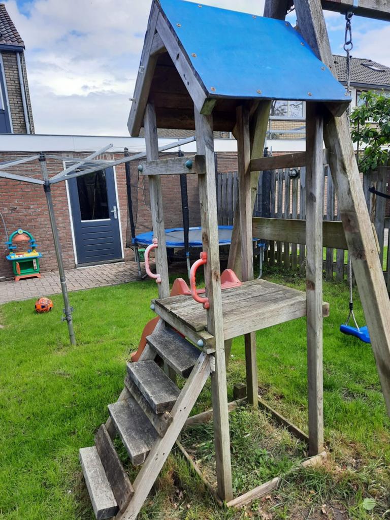 Houten speeltoestel met glijbaan, Ophalen of Verzenden, Gebruikt, Schommel