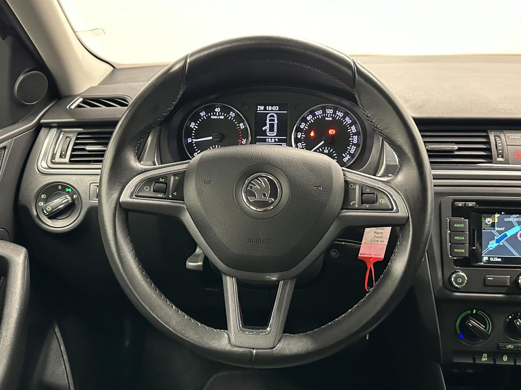 Foto 19 van Skoda Rapid 1.2 TSI Greentech Active AIRCO NAVI CRUISE LM 71