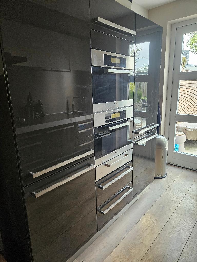 Hoge keukenkasten met Miele inbouwapparatuur, Ophalen, Gebruikt, Overige materialen, Bruin