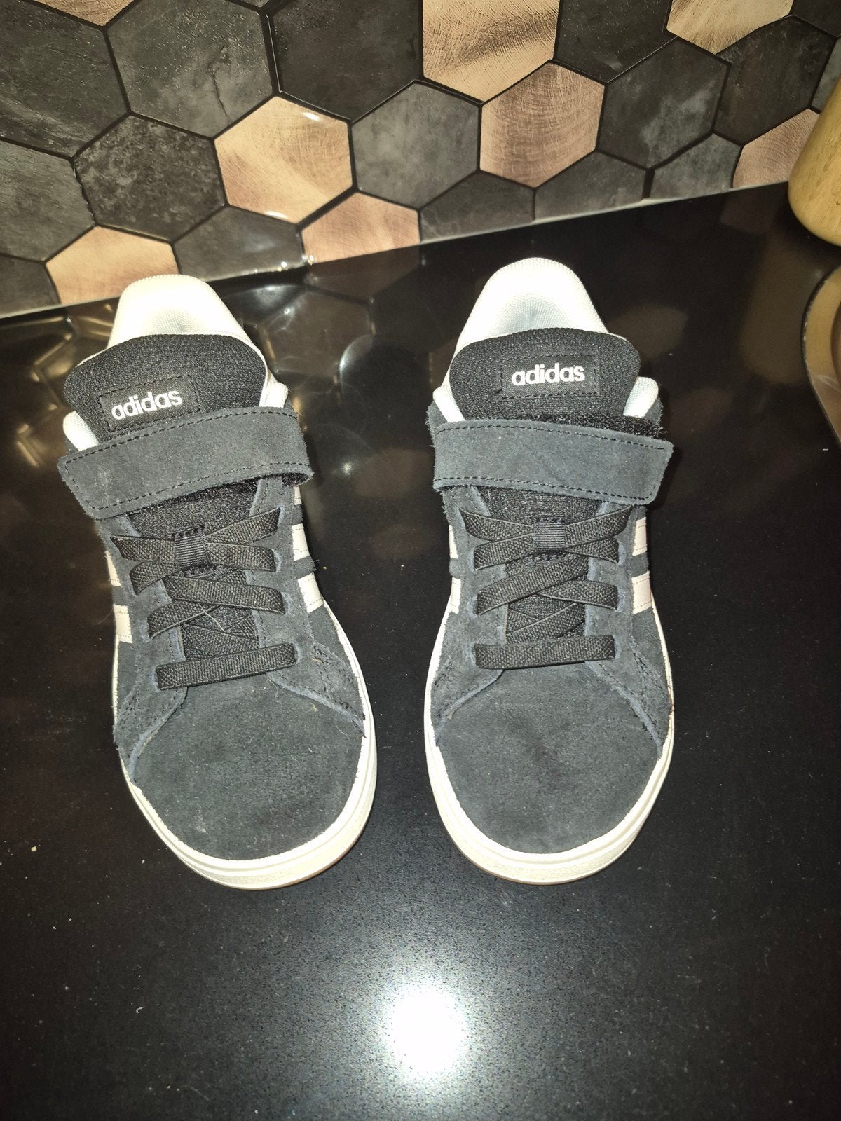 Adidas kinderschoenen maat 33 - zo goed als nieuw, Adidas, Ophalen of Verzenden, Zo goed als nieuw, Jongen of Meisje