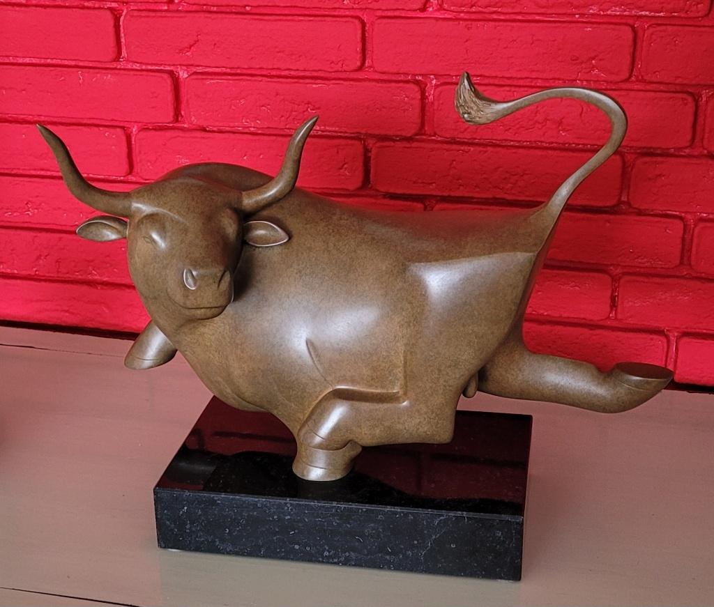 Evert den Hartog .Rennende Stier nr 2., Antiek en Kunst, Ophalen, 20 - 50 cm, Beeld, Handgemaakt