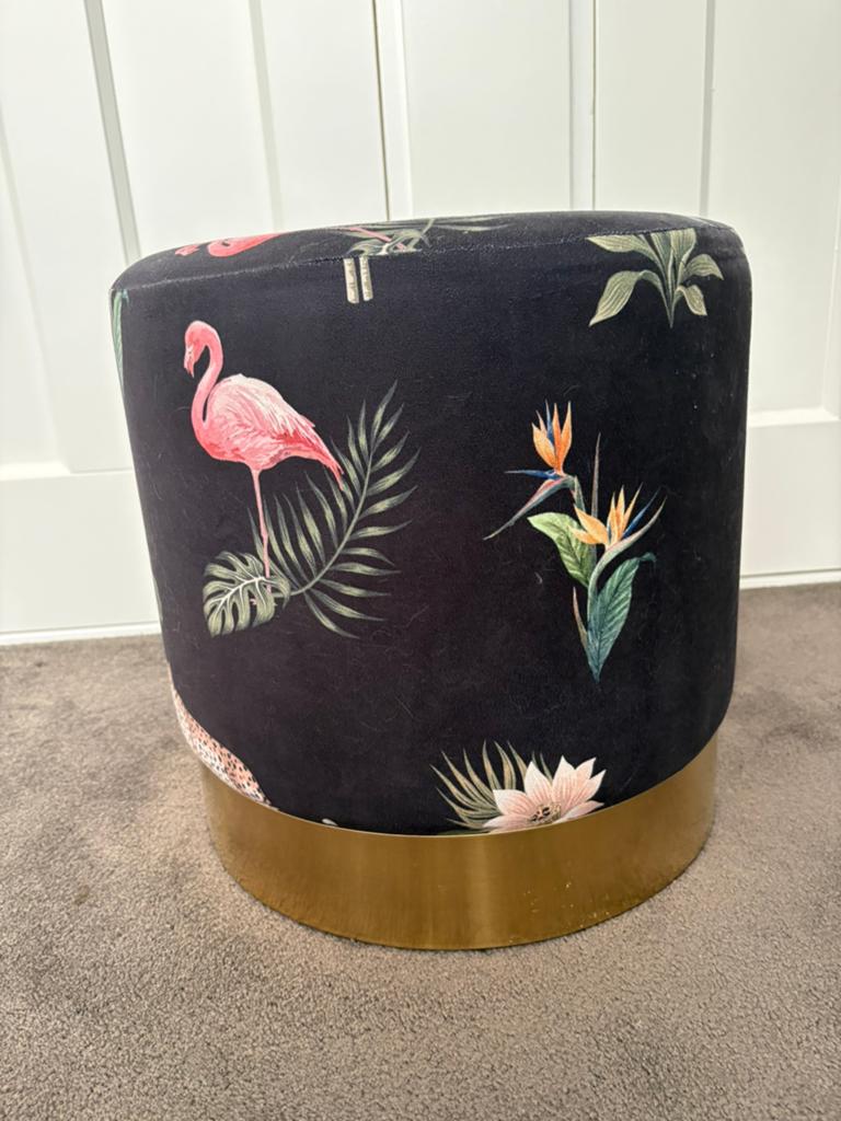 Velvet poef/kruk met gouden rand, tropische print, 38x38x38, Ophalen, Minder dan 50 cm, Rond, Zo goed als nieuw