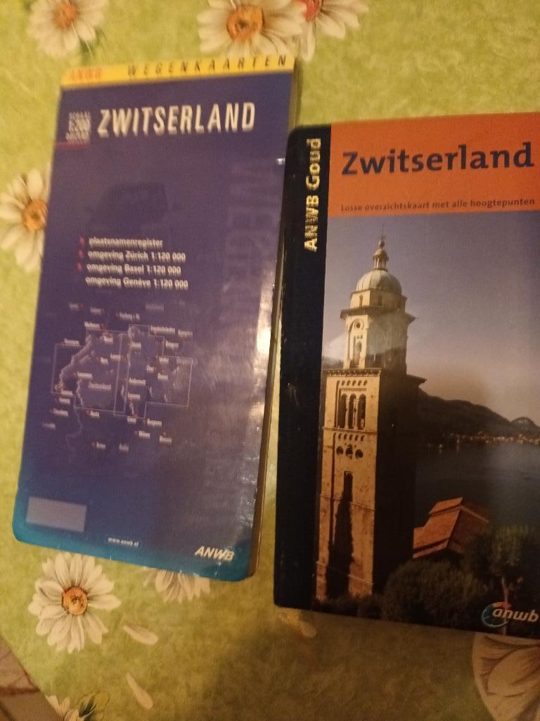Zwitserland ANWB Goud reisgids Bern Geneve Alpen Basel Chur, Europa, Ophalen of Verzenden, Zo goed als nieuw, Reisgids of -boek