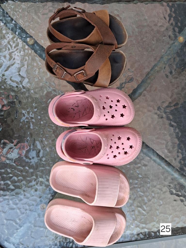Maat 25 meisjes slippers en sandalen, Kinderen en Baby's, Ophalen of Verzenden, Meisje, Overige typen