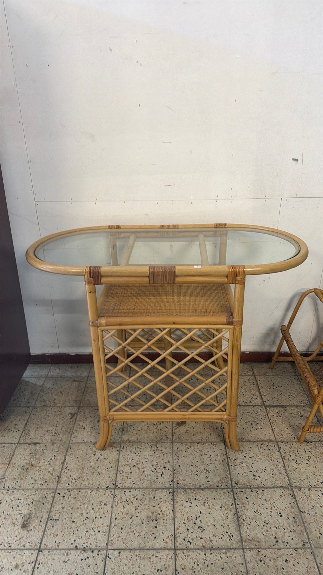 vintage rotan tafel, Huis en Inrichting, Tafels | Sidetables, Ophalen, Gebruikt, 50 tot 100 cm, Glas