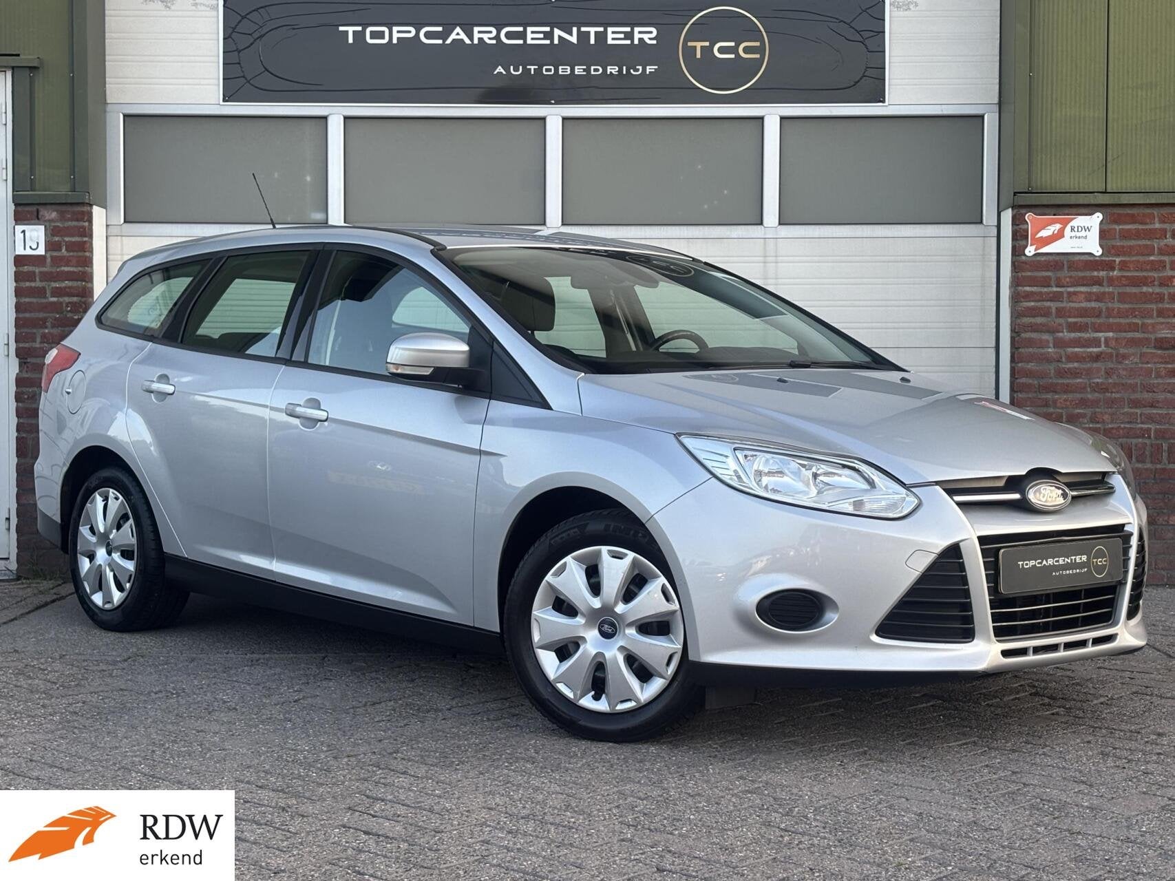 Ford Focus Wagon 1.0 EcoB/AIRCO/TREKH/PARKS/CRUISE/APK/NAP, Euro 5, 125 pk, Gebruikt, Handgeschakeld